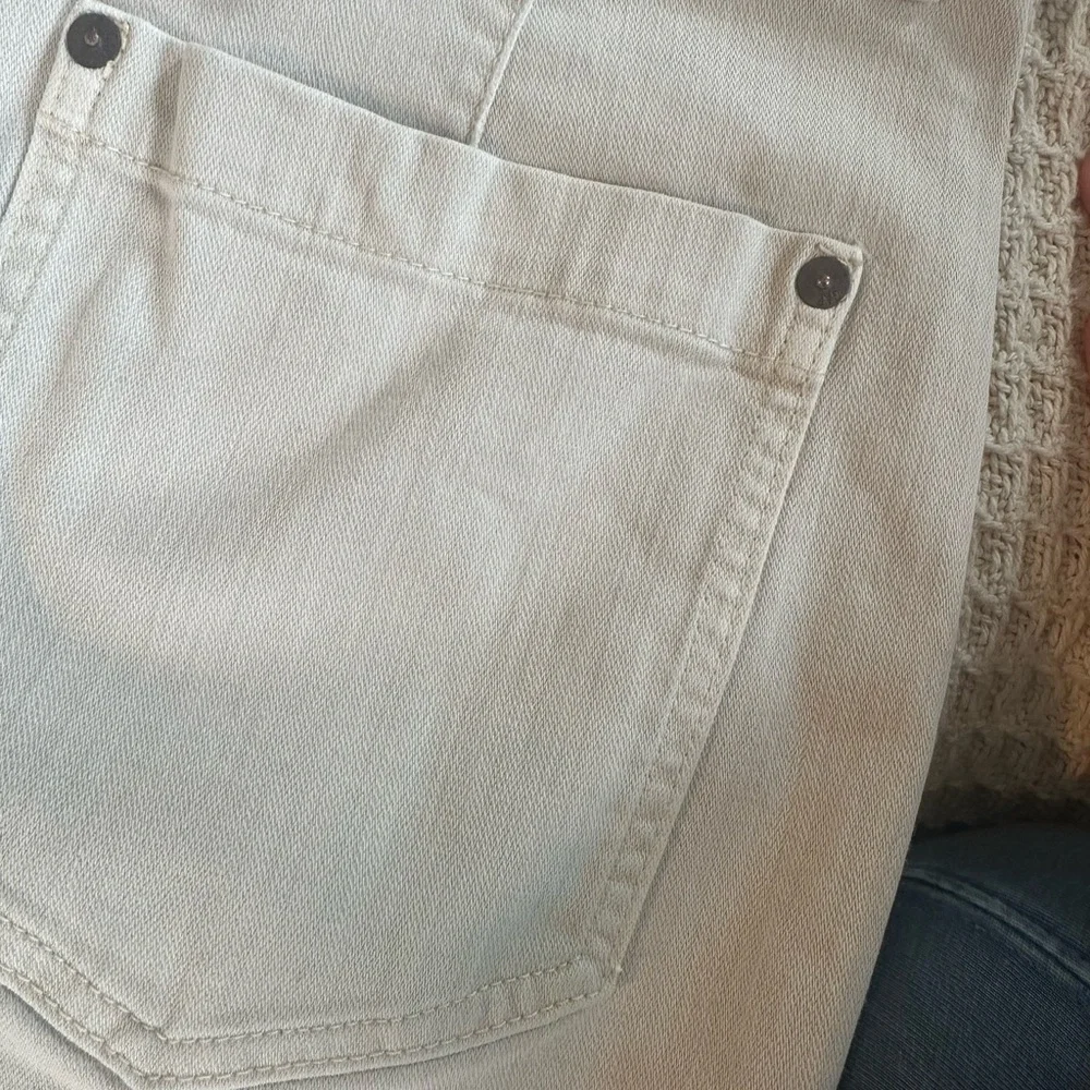 GAP High Waisted Cream/Beige Cotton Barrel Khaki Pants - Size 8 - Picture 9 of 16